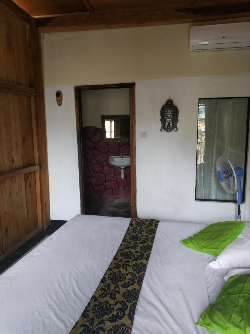 Beach Box Bungalow Gili Trawangan Esterno foto