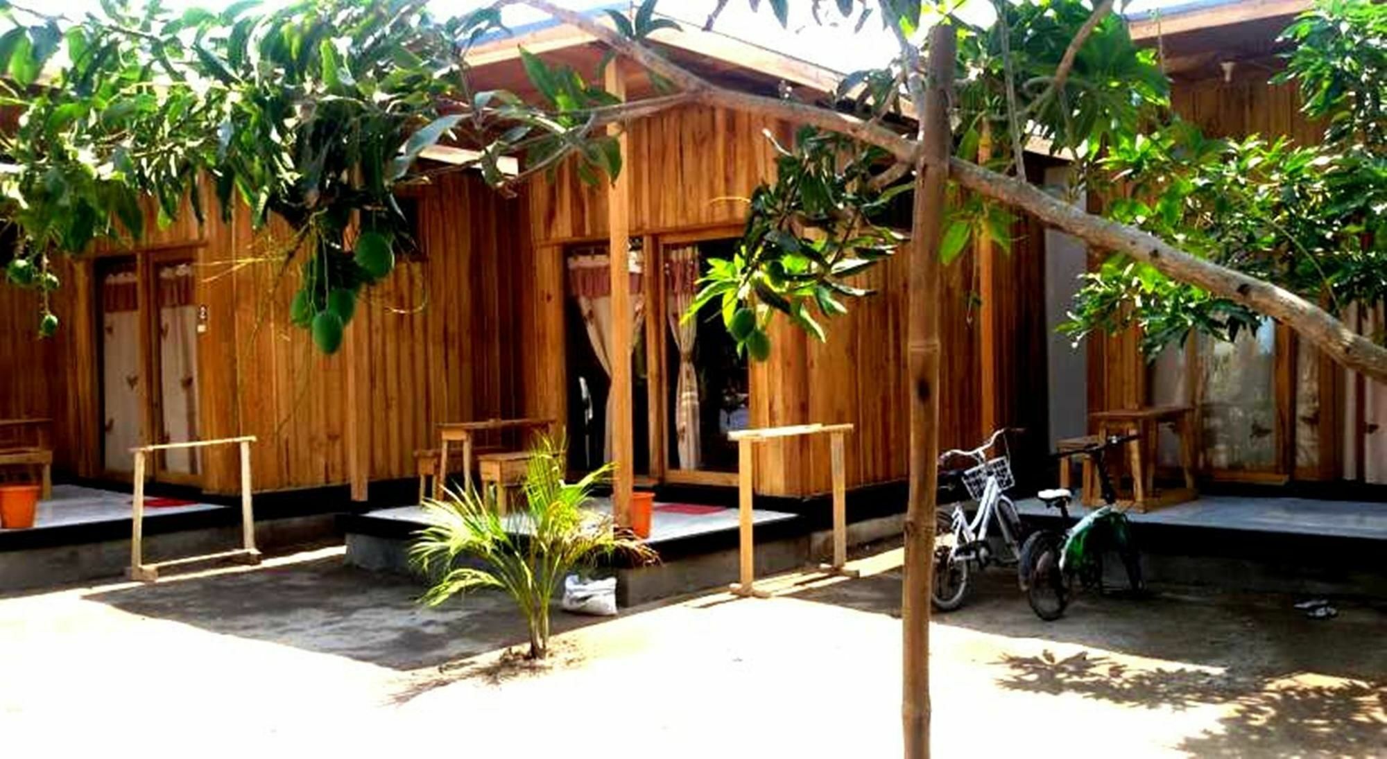 Beach Box Bungalow Gili Trawangan Esterno foto